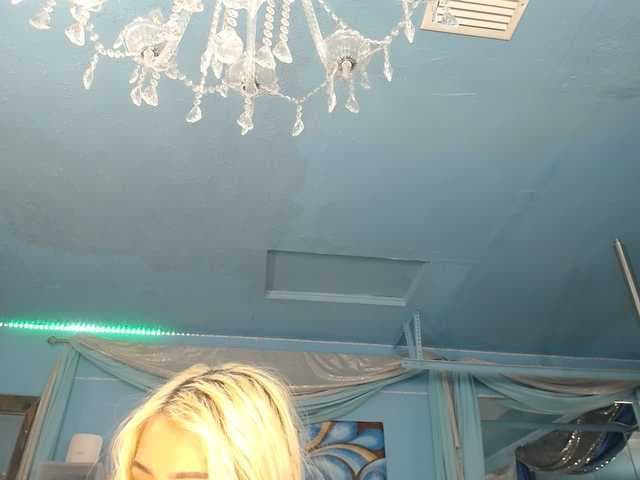adrianna_fox live cam