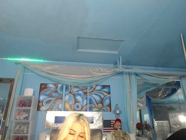 adrianna_fox live cam