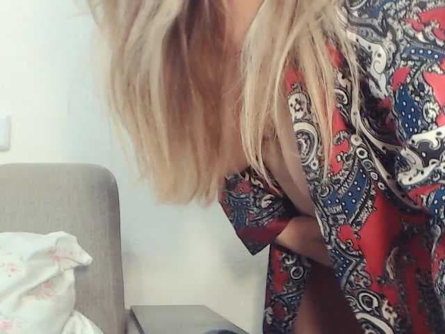 Drakulaura1 live cam