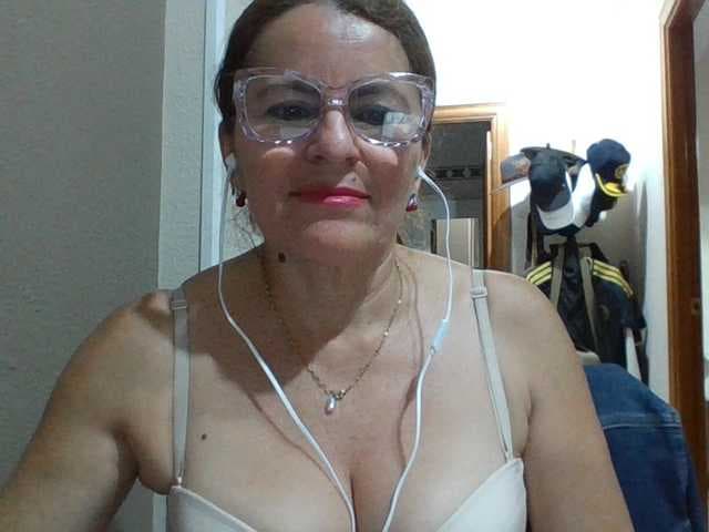 JuanitaWouti live cam