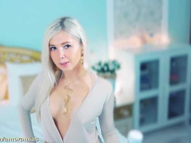 Amoramias live cam on BongaCams