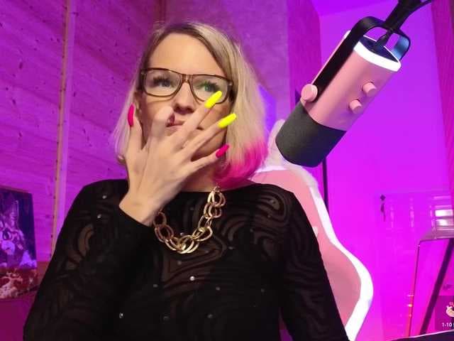 Findom_Lady_Shine live cam