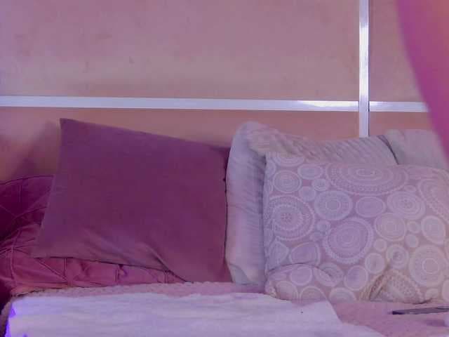 ItalianMoon live cam