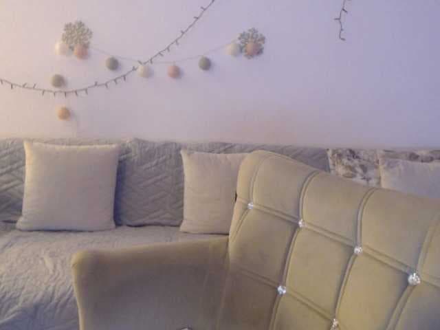 goodSnowQueen live cam