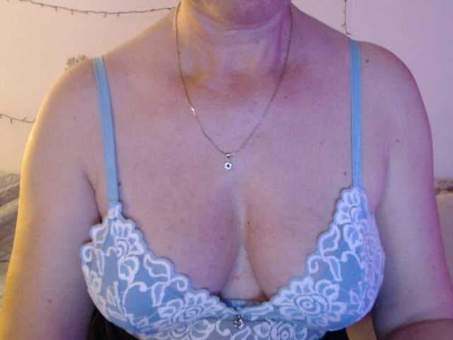 goodSnowQueen live cam