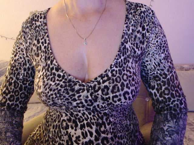 goodSnowQueen live cam
