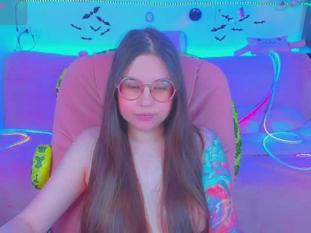 LoliSuccub live cam