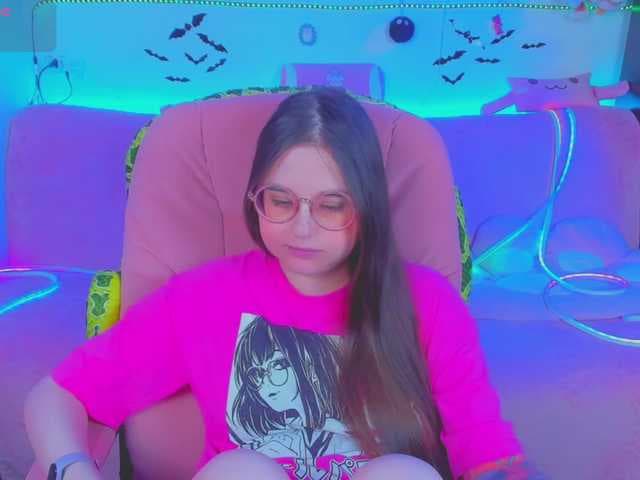 LoliSuccub live cam