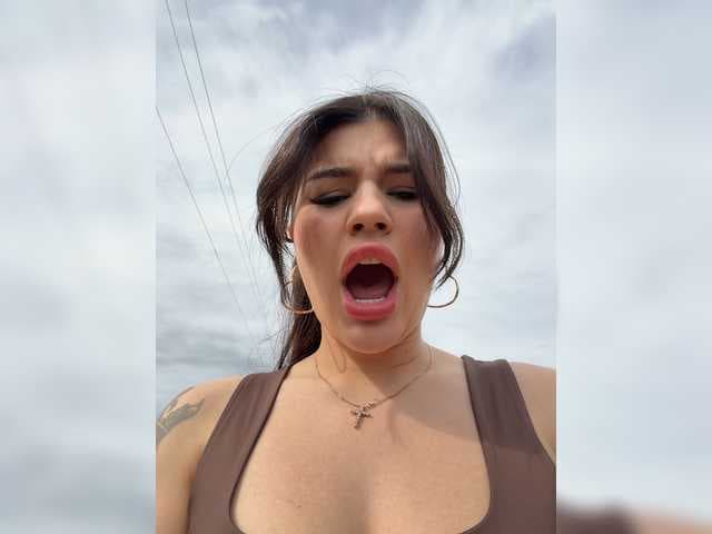 -MaybeBaby live cam