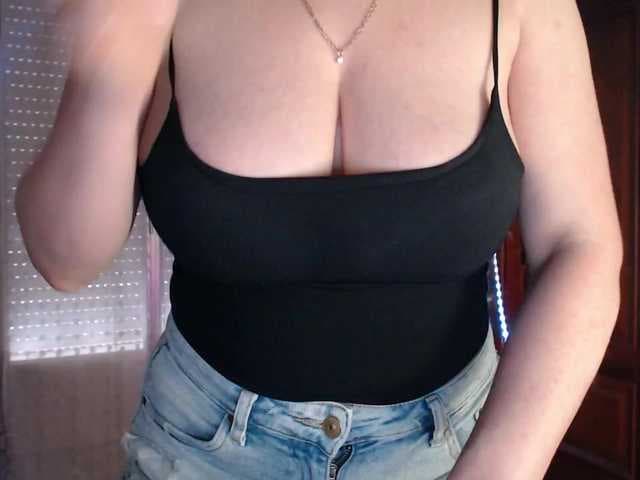 Alina-Lovely live cam