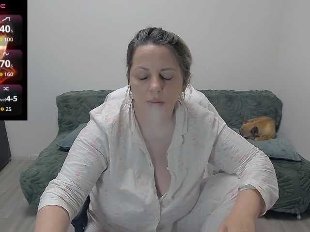 EllaSwan live cam