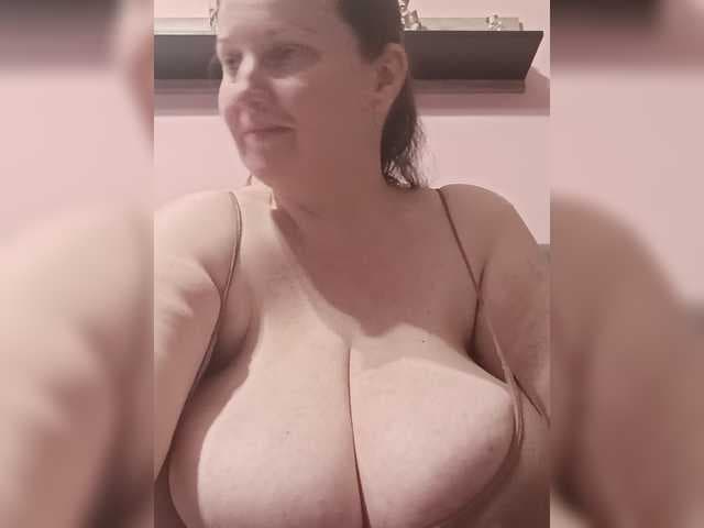 LadyAlma live cam