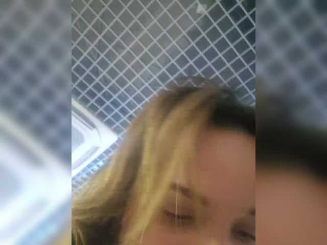 Kira183 live cam