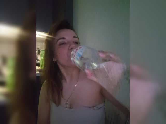 Kira183 live cam