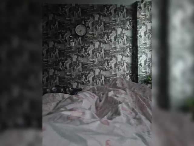 Kira183 live cam