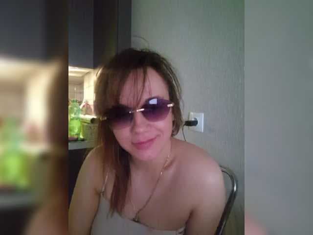 Kira183 live cam
