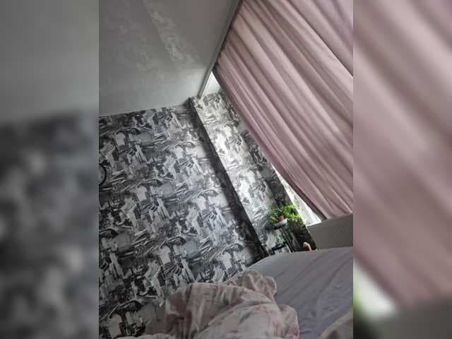 Kira183 live cam