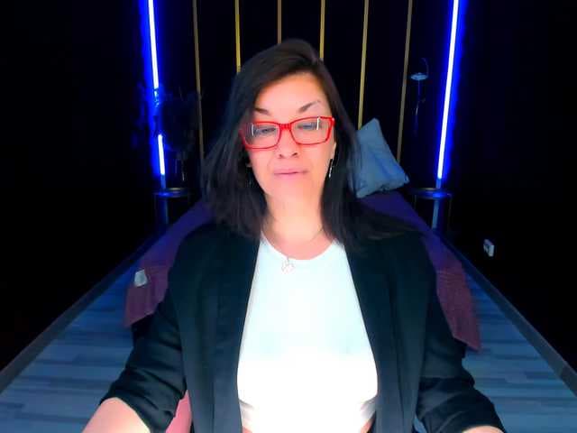 AnaMills live cam