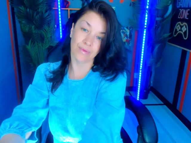 AnaMills live cam