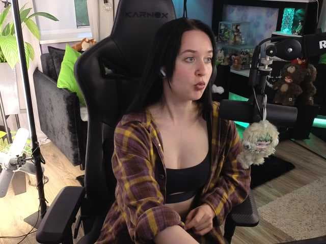 Kira_Li_Lime live cam