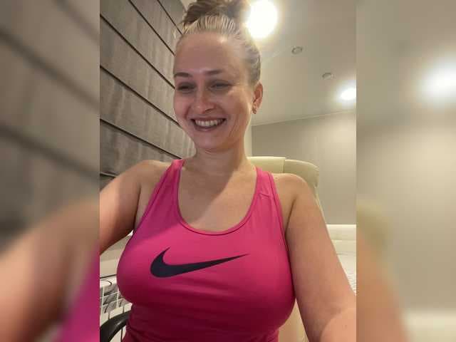 -Jolly live cam