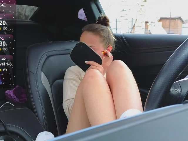 misss-vikki live cam