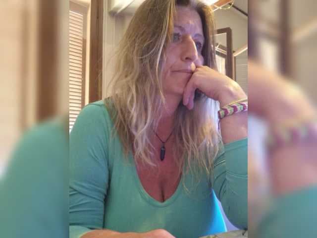 JennaDeluxe live cam
