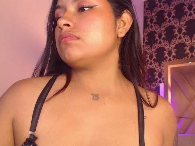 ChantalPetit live cam