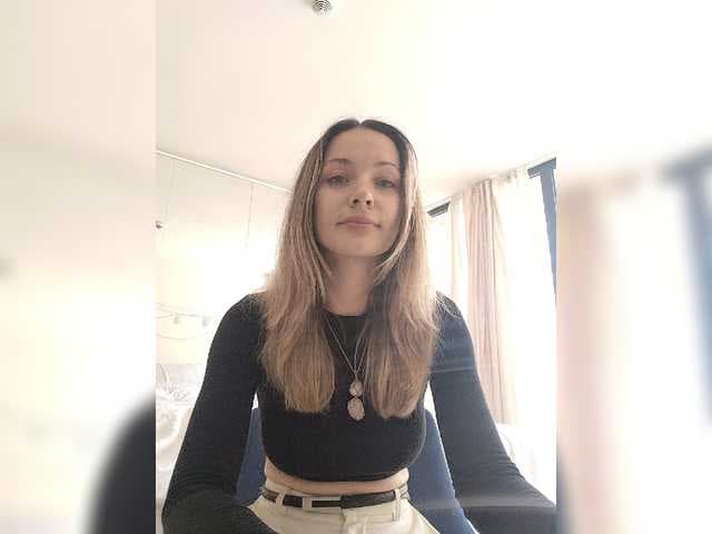 Zvezda_Lola live cam