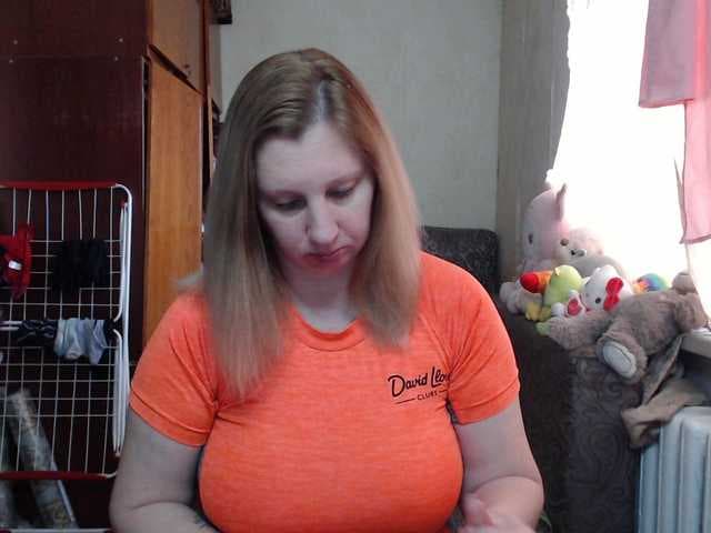 BustyBlondy live cam