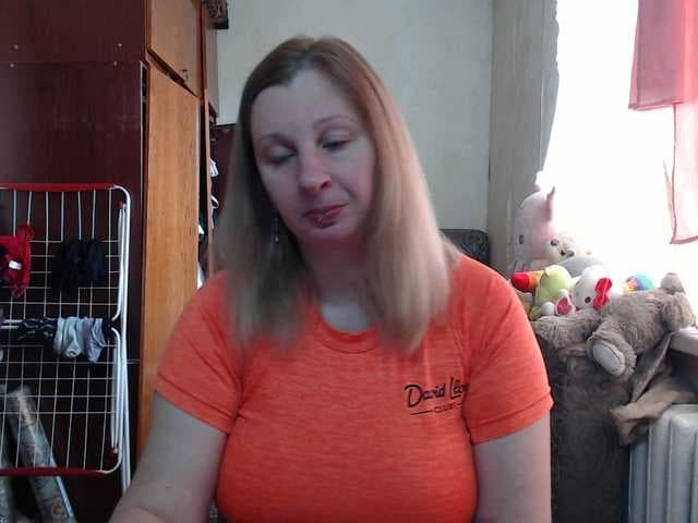 BustyBlondy live cam