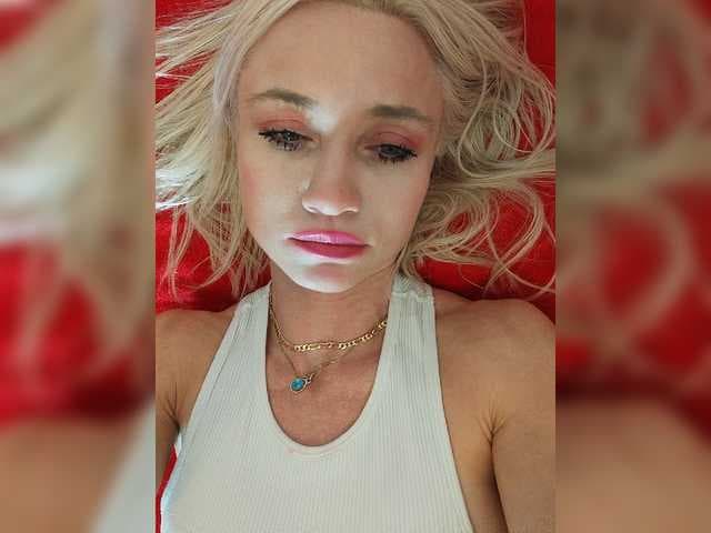 AlinaLoves live cam