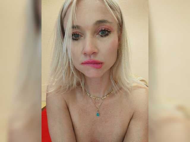 AlinaLoves live cam
