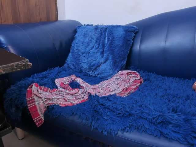 Skinny-Mature live cam