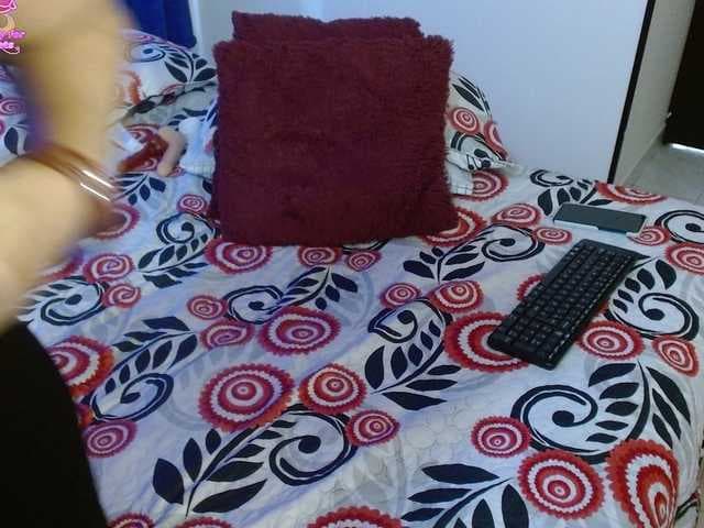 DannyXXXmom live cam