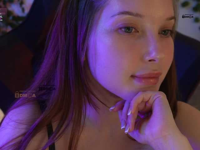 _Q_ live cam