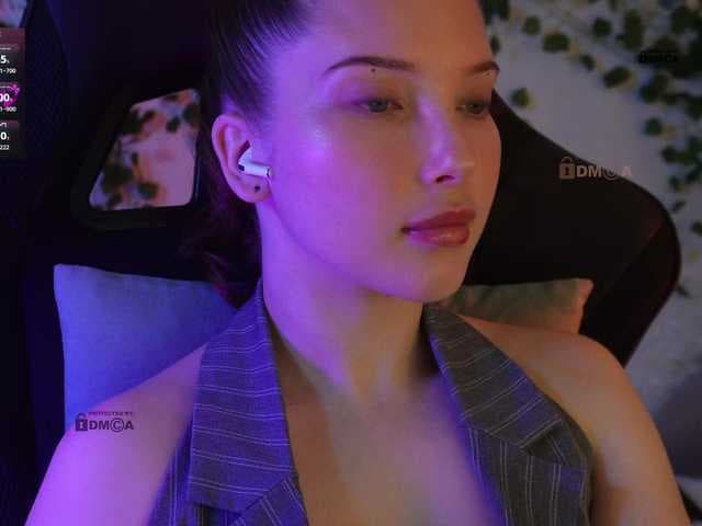 _Q_ live cam