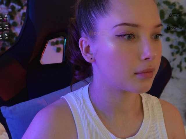 _Q_ live cam