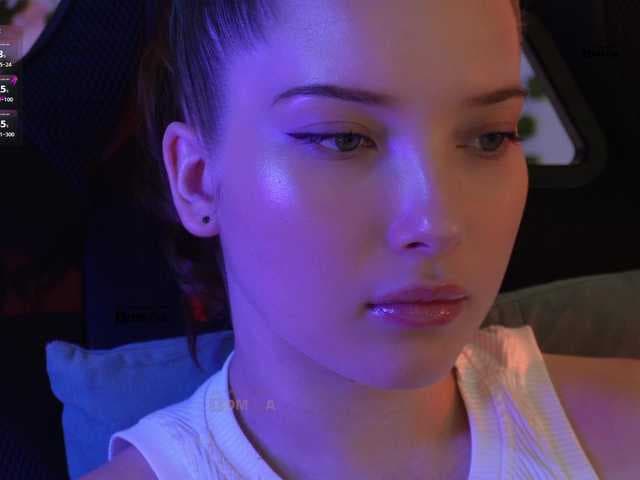_Q_ live cam