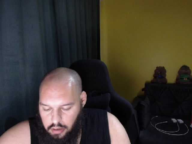 GuesssWho24 live cam