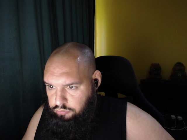 GuesssWho24 live cam