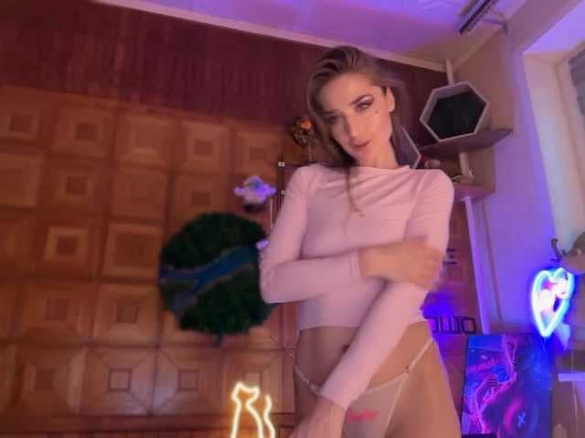 SweetyMeow live cam