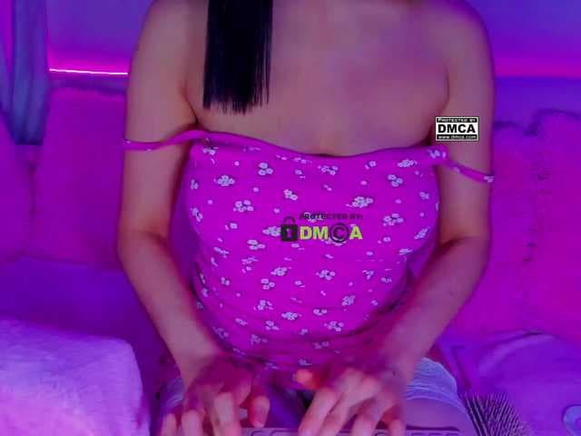 -roxy live cam