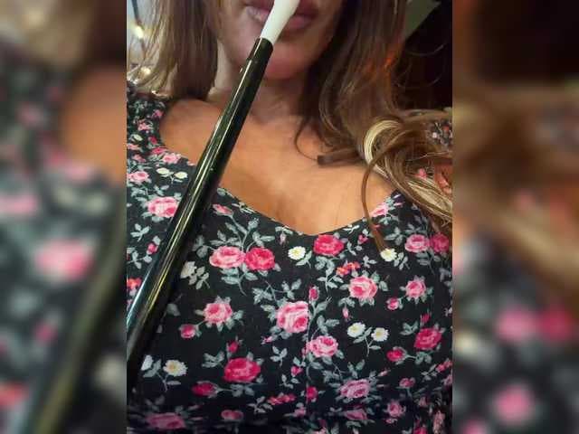 OrgazMia live cam
