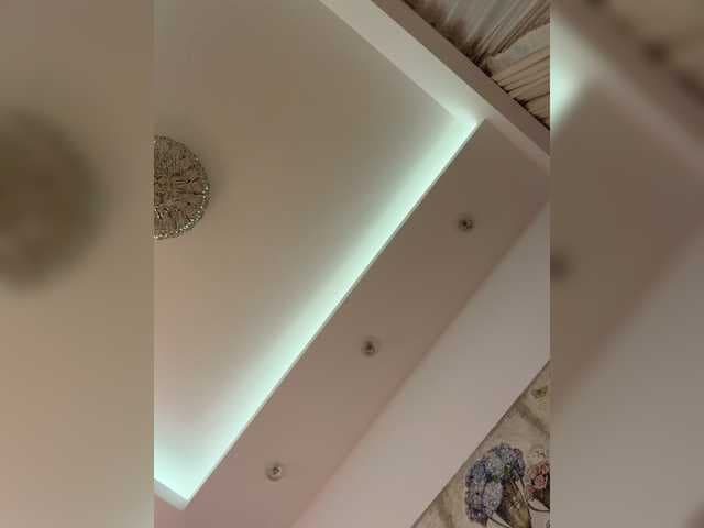 OrgazMia live cam
