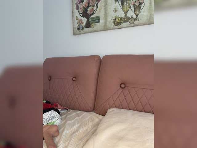 OrgazMia live cam