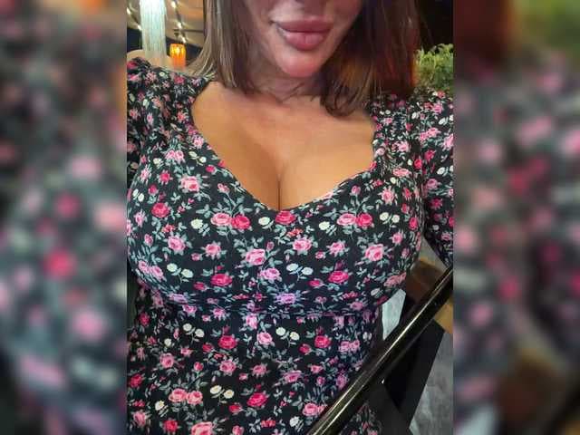 OrgazMia live cam