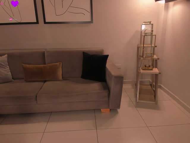 MaryLewis live cam