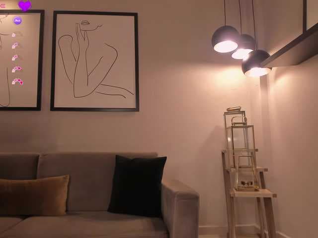 MaryLewis live cam