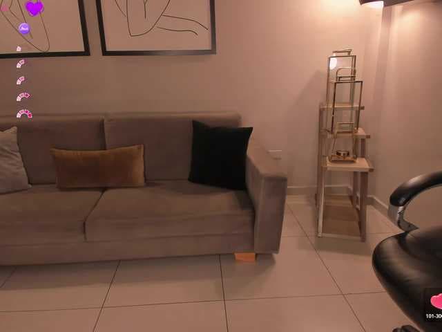 MaryLewis live cam